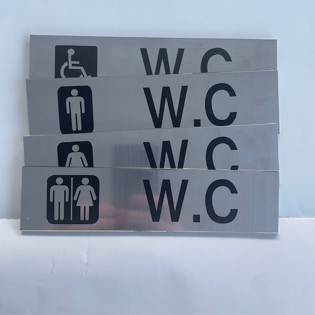 Plaque WC Mixte gravée – PVC bicouche aspect aluminium brossé 20x5 cm